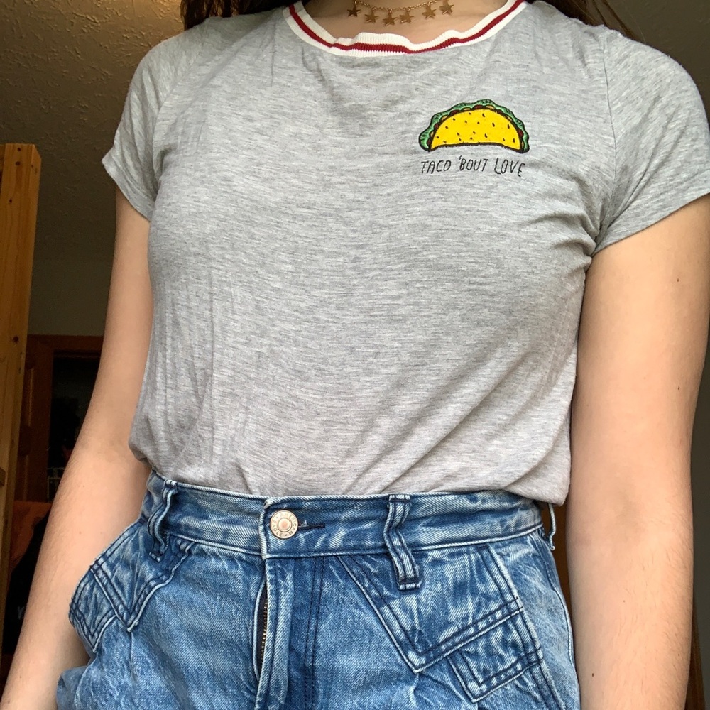 Medium American eagle embroidered shirt